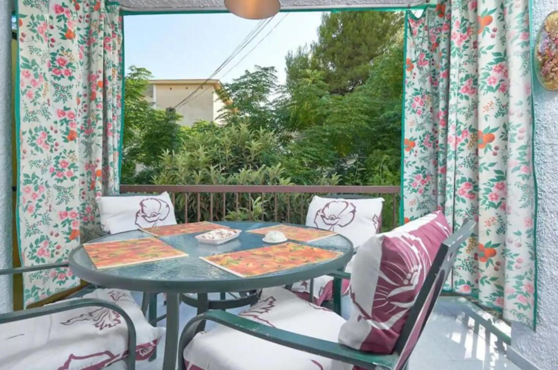 The Apartment Is Next To The Fine Sandy Beaches Виланова-и-ла-Желтру Экстерьер фото